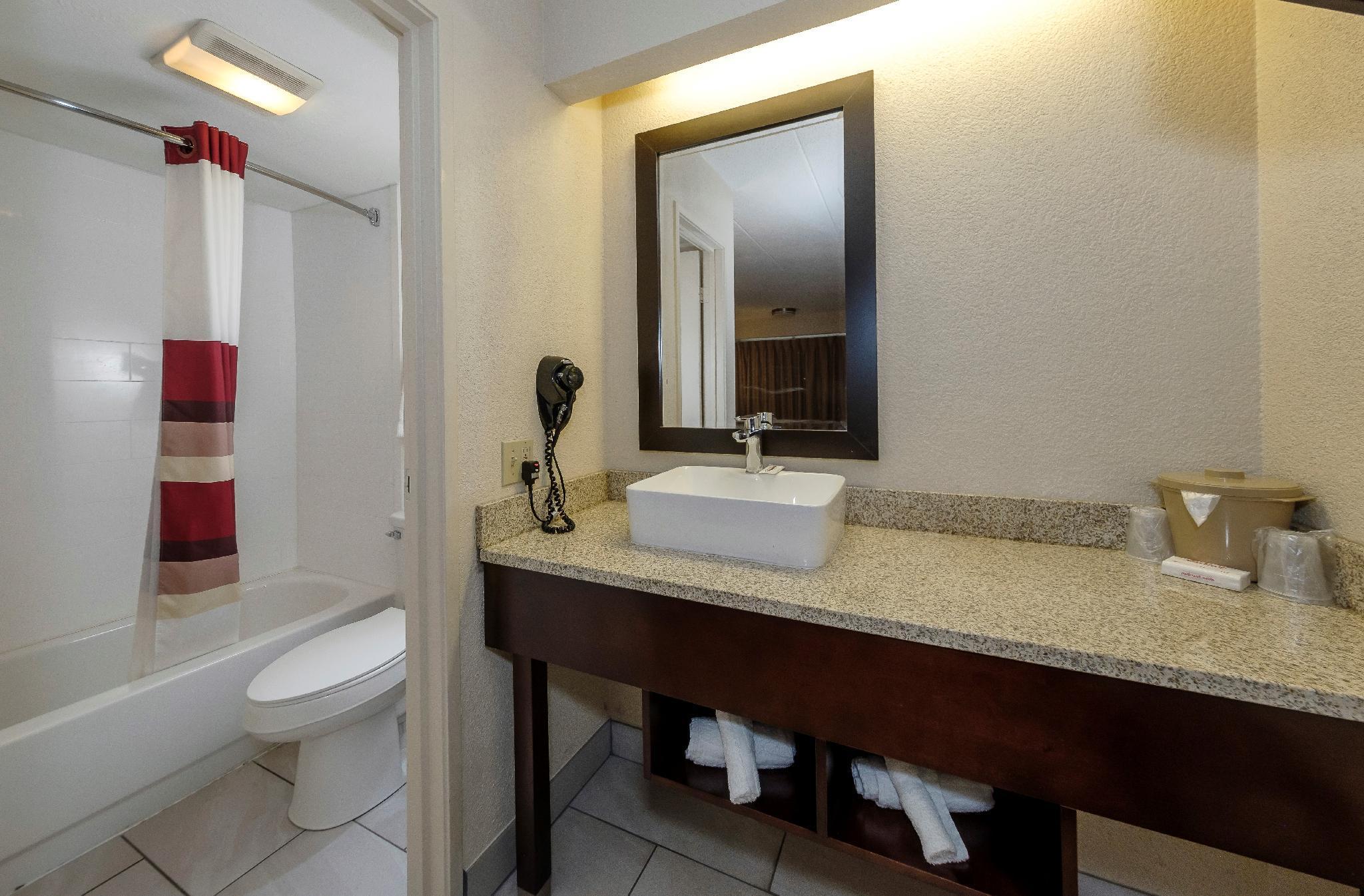 Red Roof Inn Lansing East - Msu Екстер'єр фото